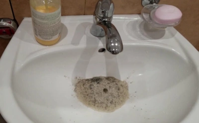 Вонь из раковины и плохо уходит вода: дрожжевой метод и самодельный гейзер — эффект гарантирован