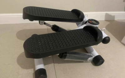 Компактный тренажер для маленькой квартиры: чем хорош степпер и как выбрать лучший вариант