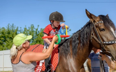 Когда лошадь лечит лучше таблеток: как работает иппотерапия — эффект, который меняет тело и мозг