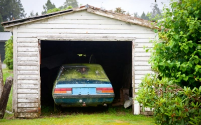 Если авто долго стоит — готовьтесь к ремонту: из-за чего простой разрушает машину быстрее пробега