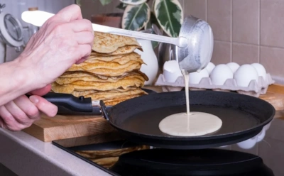 Идеальные блины на Масленицу: весь секрет не в рецепте, а в правильной технологии выпечки