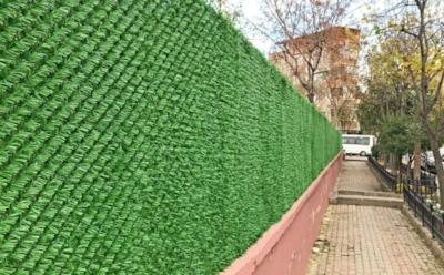 Забор из профлиста давно устарел: чем его заменить, чтобы получить практичную и эстетичную изгородь