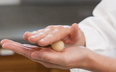 Эта советская отрава работает на все 100: бюджетная приманка для тараканов — важно правильно разложить