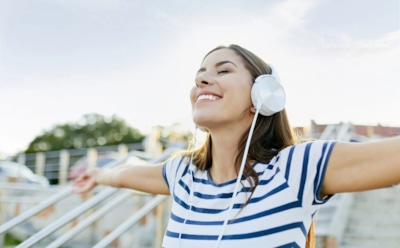 Музыка способна снижать стресс и боль: лучшее лекарство без рецепта — как оно воздействует на человека