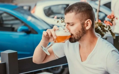 Как отличить бытовое пьянство от клинического алкоголизма: грань между привычкой и проблемой