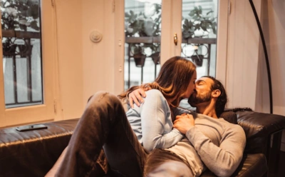 Долгие отношения без остывания — не миф: как сохранить страсть и романтику на десятилетия