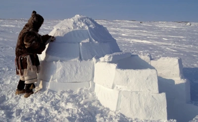 Иглу — вызов законам здравого смысла: почему жилище эскимосов не тает даже при +20 градусах внутри