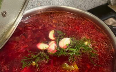 Цвет борща зависит от порядка: как сохранить насыщенный оттенок и не превратить его в свекольник