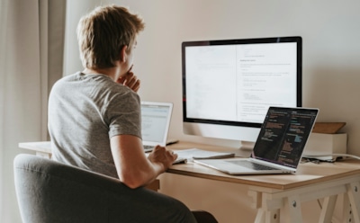 27 кг на шее каждый день: как смартфоны и компьютер на самом деле перегружают позвоночник