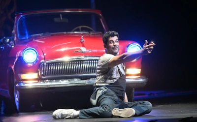 "Россия - родина искусства!": Бурак Озчивит привез в Москву моноспектакль и влюбился в "Волгу"