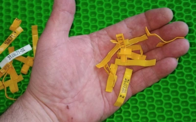 Пластиковые зажимы от хлеба пригодятся в быту: простые лайфхаки для кухни и гаража