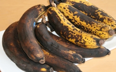Как превратить почерневшие бананы в богический десерт: универсальная заготовка для вкусняшек