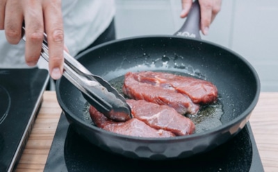 Как размягчить жесткую говядину: щелочной секрет, который помогает шефам изменить структуру мяса