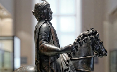 Как работала разведка королей: средневековая система секретных данных Карла Великого