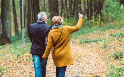 Самое доступное «лекарство»: почему прогулки считаются лучшим бесплатным снадобьем