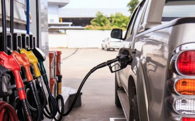 Многие водители не глушат авто на АЗС: когда свежесть машины — не аргумент и чем это чревато