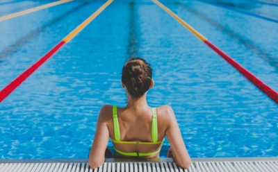 Что происходит с телом при регулярном плавании: 10 веских причин записаться в бассейн