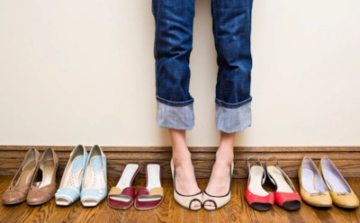 Эти привычки деформируют позвоночник: как обувь и образ жизни могут провоцировать боли в спине