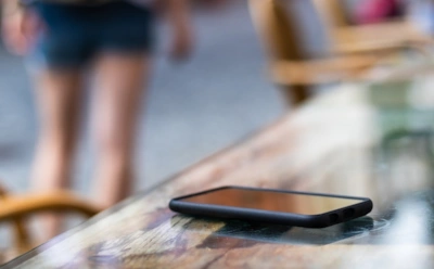 Почему забытый дома телефон вызывает панику: причины тревоги и как с этим справиться