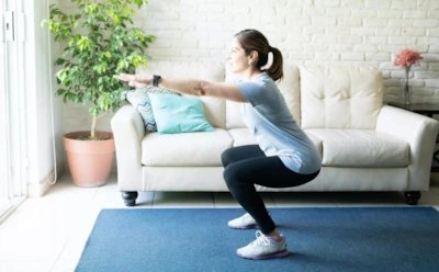 Если колени стали ныть при движении: 3 домашних упражнения для поддержки суставов