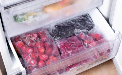 Не все ягоды хранятся одинаково: как  сохранить клубнику, чернику и малину на долгий срок