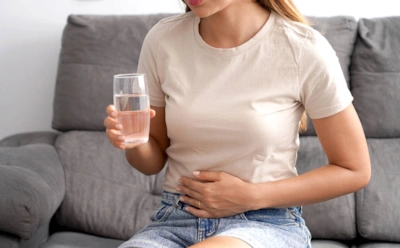 Популярный миф о желудке: почему чай, вода и щелочная диета не способны изменить его кислотность