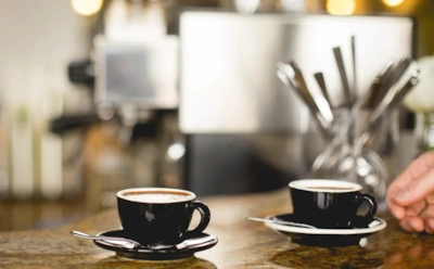 Вечерний кофе и его влияние на сон: за сколько часов до засыпания стоит прекратить его пить