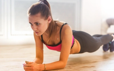 Не зря мышцы кора называют ядром тела: как укрепить живот, спину и корпус — самые доступные методы