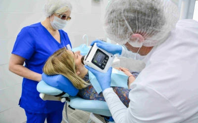 Небольшой кариес кажется пустяком: неприятность, которая может закончиться воспалением лица