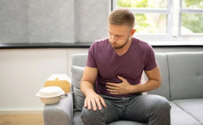 Почему по утрам вас постоянно тошнит: какие болезни и привычки стоят за этим неприятным симптомом