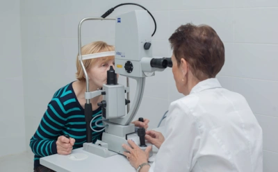 Тихая угроза после 40 лет: признаки глаукомы, которые многие принимают за обычную усталость глаз