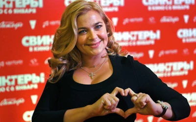 Ирина Пегова засветила обручальное кольцо от молодого жениха