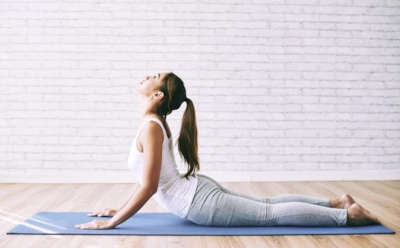 Сутулость всегда начинается незаметно: эти упражнения помогут вернуть ровную осанку