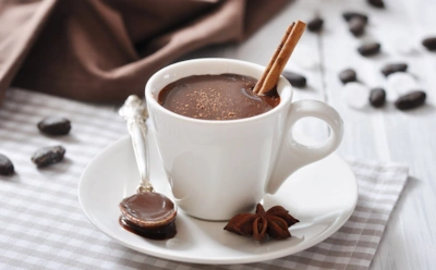 Горячий шоколад сочетает пользу и риск: почему стоит сократить его потребление
