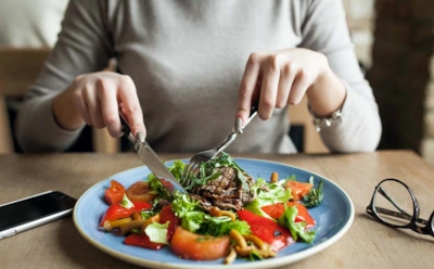 Раздельное питание оказалось не обязательным: что на самом деле мешает пищеварению