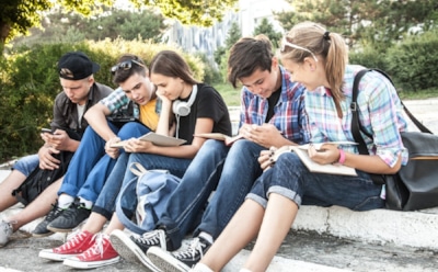 Чем больше общения, тем больше одиночества: в чем заключается парадокс цифровой эмпатии