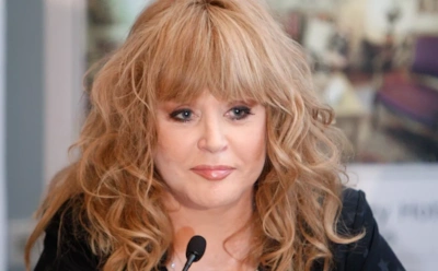 Золотая трость Аллы Пугачевой наделала шума: СМИ раскрыли ее цену и диагноз звезды