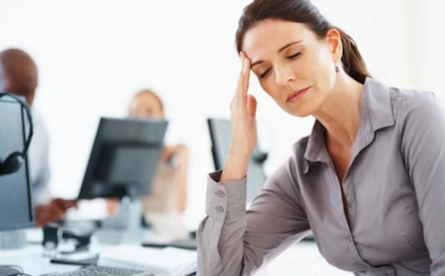 Как избавиться от стресса через руки: эти прикосновения реально снижают тревожность и напряжение