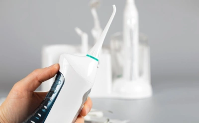 Ирригатор усиливает гигиену, но есть большой риск: эти ошибки приводят к проблемам с деснами