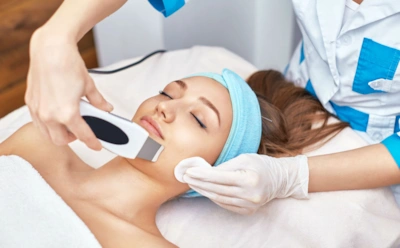 Ультразвуковой пилинг дает двойной эффект: чем именно он отличается от других методов чистки