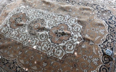 Идеальный материал для дорожек без затрат: как превратить старый ковер в устойчивое покрытие для тропинок