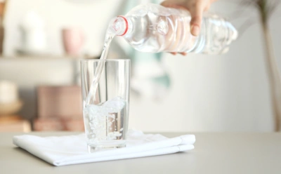 Самое простое средство от болезней: как обычная вода влияет на сахар, стресс и работу почек