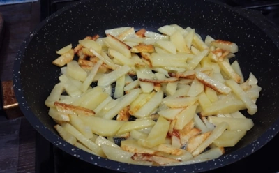 Идеальный жареный картофель: как добиться аппетитной хрустящей корочки без сырой середины