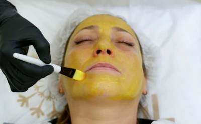 Не каждый пилинг одинаково эффективен: чем отличаются методы и какой выбрать именно вам