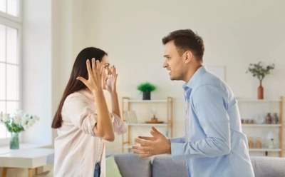 Если партнер начал раздражать — дело в вас: как работает эффект психологического зеркала