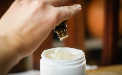 Этот трюк заменит любой антицеллюлитный крем: какие компоненты добавить и усилить эффект в разы