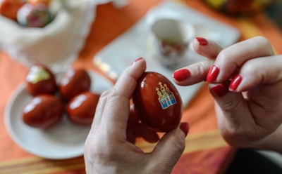 Купили яйца задолго до Пасхи — не беда: как сохранить их свежими до праздника и не рисковать здоровьем