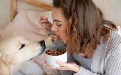 Так вы своими руками губите питомца: почему нельзя смешивать корм и натуральную еду