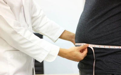 Каждый третий случай в РФ связан с едой: как лишний вес влияет на смертность — данные неутешительные