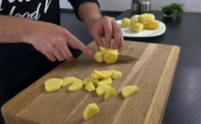 Поэтому суп выглядит мутным: как нарезка картофеля влияет на вкус и прозрачность бульона